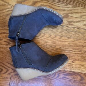 Toms Avery Ankle Booties
